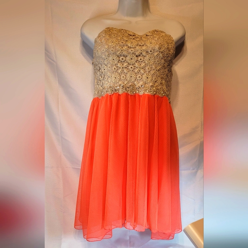 Beautiful Prom Dress!! Juniors Size 13.